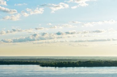 Volga Nehri 'nde şafak vakti