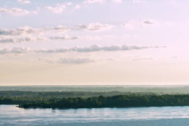 Volga Nehri 'nde şafak vakti