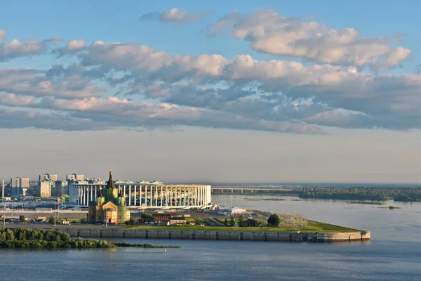 Nizhny Novgorod rıhtımının panoraması