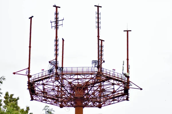 Башня Интернет Коммуникаций Крупным Планом — стоковое фото