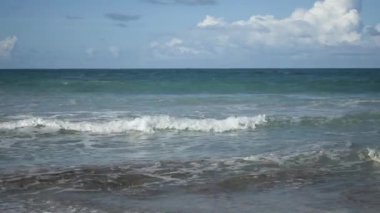 Okyanusta büyük dalgalar