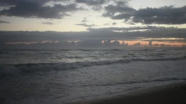 Atlantik Okyanusu 'nda renkli gün batımı