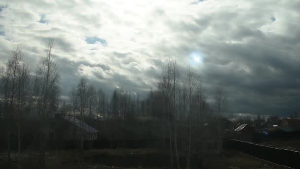 Chmury Przelatują Nad Wioską — Wideo stockowe