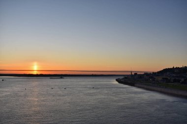 Volga Nehri 'nde şafak vakti. Nizhny Novgorod