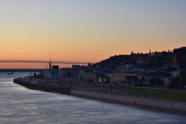 Volga Nehri 'nde şafak vakti. Nizhny Novgorod