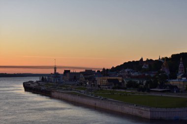Volga Nehri 'nde şafak vakti. Nizhny Novgorod