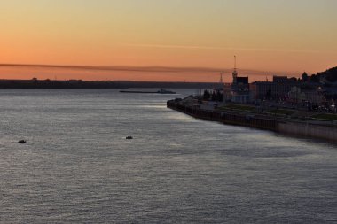 Volga Nehri 'nde şafak vakti. Nizhny Novgorod