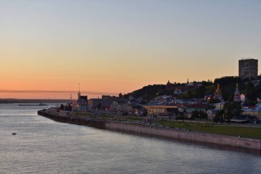 Volga Nehri 'nde şafak vakti. Nizhny Novgorod