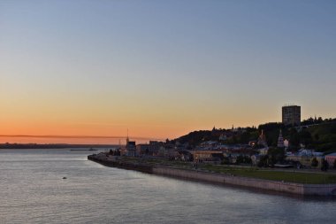 Volga Nehri 'nde şafak vakti. Nizhny Novgorod