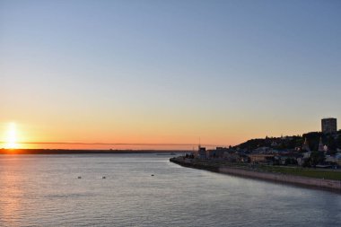 Volga Nehri 'nde şafak vakti. Nizhny Novgorod