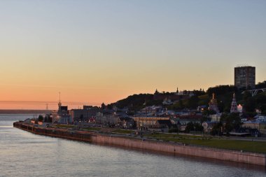 Volga Nehri 'nde şafak vakti. Nizhny Novgorod