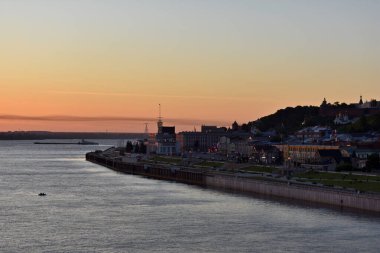 Volga Nehri 'nde şafak vakti. Nizhny Novgorod