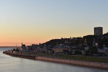 Volga Nehri 'nde şafak vakti. Nizhny Novgorod