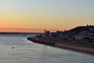 Volga Nehri 'nde şafak vakti. Nizhny Novgorod