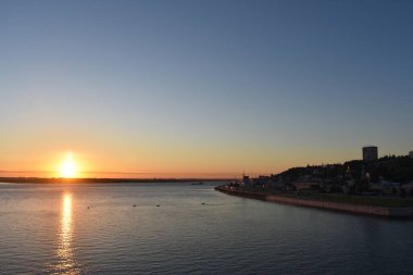 Volga Nehri 'nde şafak vakti. Nizhny Novgorod