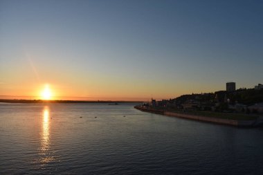 Volga Nehri 'nde şafak vakti. Nizhny Novgorod