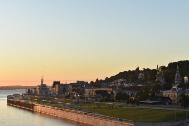 Volga Nehri 'nde şafak vakti. Nizhny Novgorod
