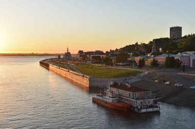 Volga Nehri 'nde şafak vakti. Nizhny Novgorod