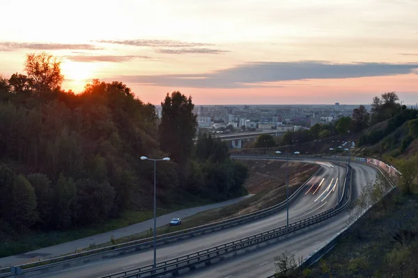 Машини Їздять Нижньому Новгороді Заході Сонця — стокове фото