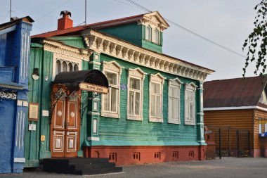 Güzel eski ahşap ev