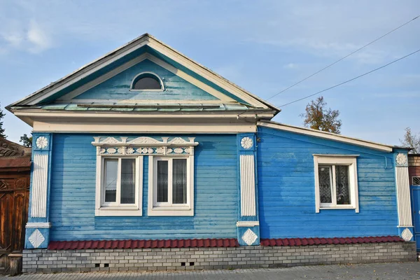 Güzel eski ahşap ev