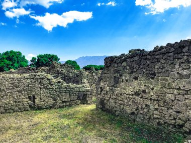 Antik Roma şehir, Pompeii ile bulutlar mavi gökyüzü altında