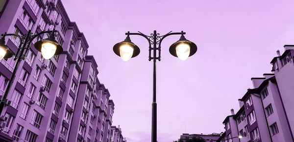 Modern Street Lamp Shines Background Pink Sky Sunset — Stock Photo, Image