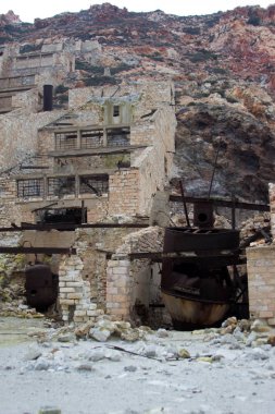 adada terk edilmiş bir madende