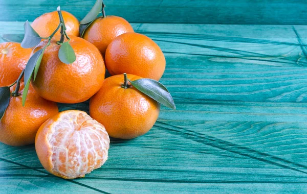Mandarinen Mit Blättern Nahaufnahme Kopierraum — Stockfoto