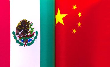 Meksika ve Çin 'in ulusal bayrakları yakın plan çekiliyor.