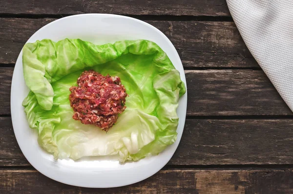 Cabbage Roll White Plate Raw Minced Pork Beef Cabbage Green — Stock Photo, Image
