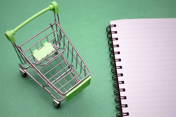 Carrito Compras Lista Compras Aislados Sobre Fondo Color — Foto de Stock