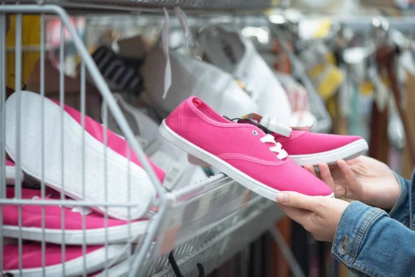 Woman Buying New Footwear Store — Stock Photo, Image