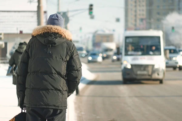 Person Waiting Bus Bus Stop — Stock Photo, Image