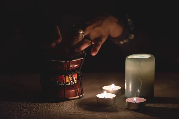 Magia Tambor Xamã Mãos Perto — Fotografia de Stock