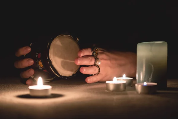 Sihirli Davul Şaman Elleri Yakın — Stok fotoğraf
