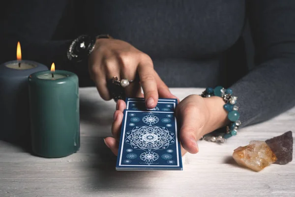 Tarot Kártyák Jövendőmondó Kéz Koncepció — Stock Fotó