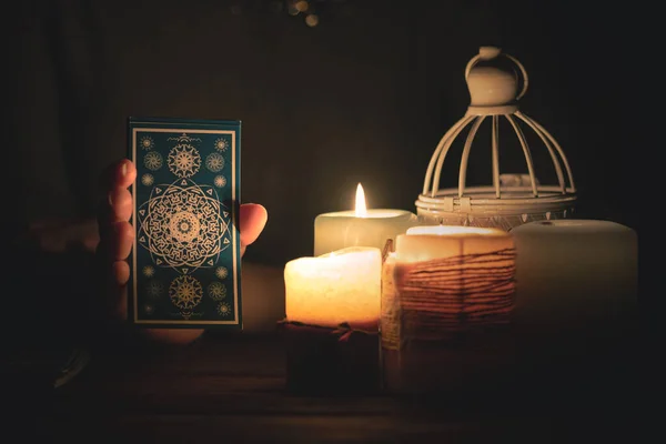 Теллер Fortune Читає Майбутнє Картками Таро Світлі Концепції Свічки — стокове фото