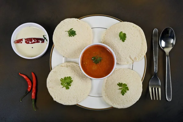 Idli sambar Güney Hint popüler ve sağlıklı gıda.