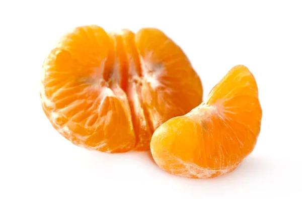 Kivágott Hámozott Mandarin Vagy Mandarin Gyümölcs Fele Elszigetelt Fehér Background — Stock Fotó