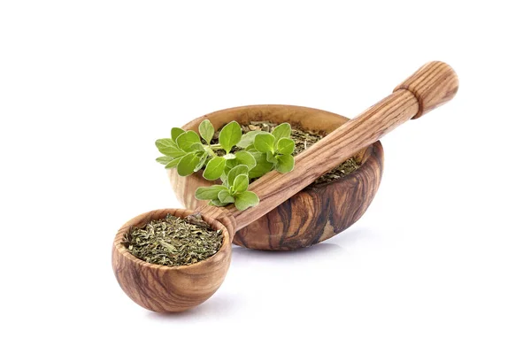 Oregano eller mejram lämnar isolerat på vit bakgrund. Oregano — Stockfoto