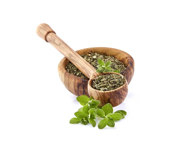 Oregano nebo majoránky zanechává izolaci na bílém pozadí. Oregano — Stock fotografie