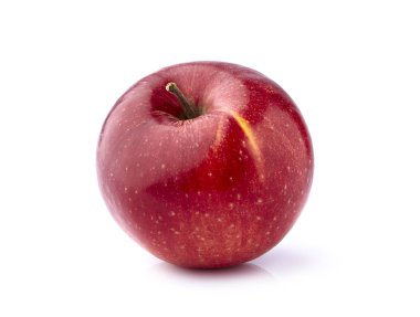 Beyaz arkaplanda kırmızı elma izole edildi