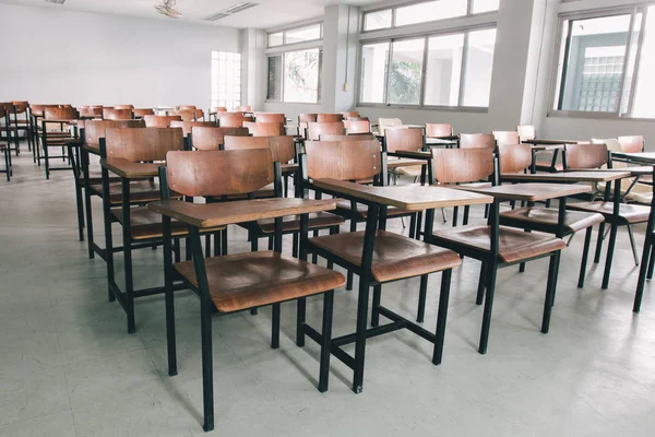 Old Scattered Chairs Classroom — Stock Photo, Image