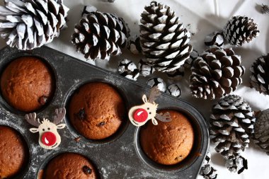 Noel kek ve Noel dekorasyonu, tatil geliyor, neşeli Noel ve mutlu yeni yıl