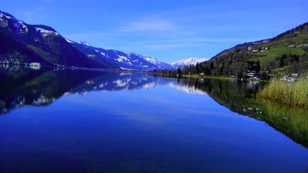 Hermoso Paisaje Con Montañas Lago —  Fotos de Stock