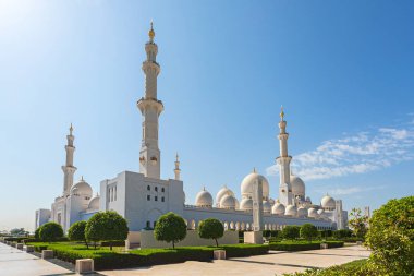 Sheikh Zayed Camisi - Abu Dhabi, Birleşik Arap Emirlikleri. Güzel beyaz Ulu Camii