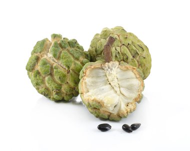 Muhallebi beyaz arka plan üzerinde annona izole elma