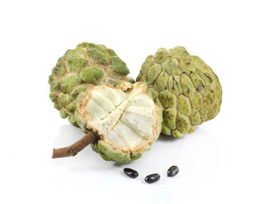 Muhallebi beyaz arka plan üzerinde annona izole elma