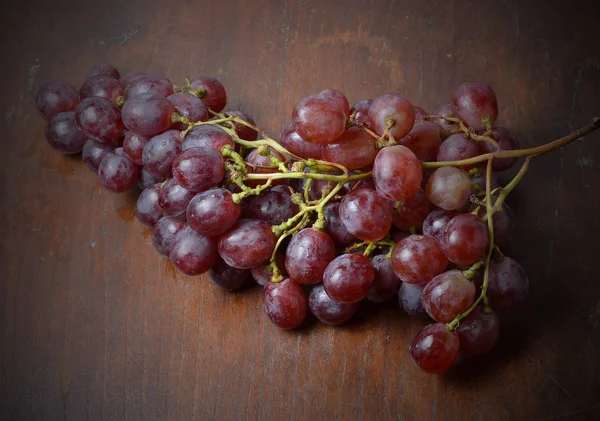 Bunch Grapes Wooden Board — Stock Photo, Image